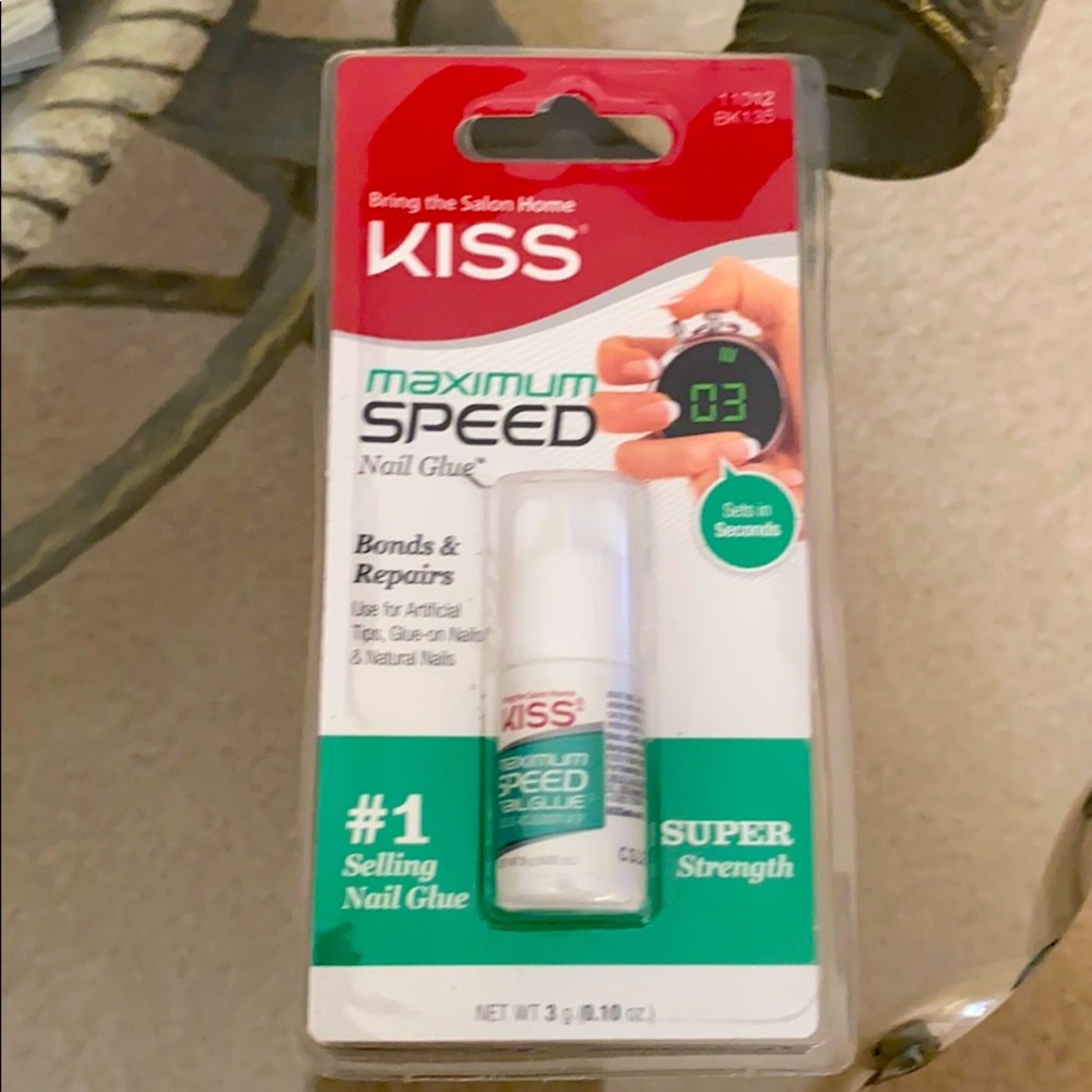 Kiss Nail Glue